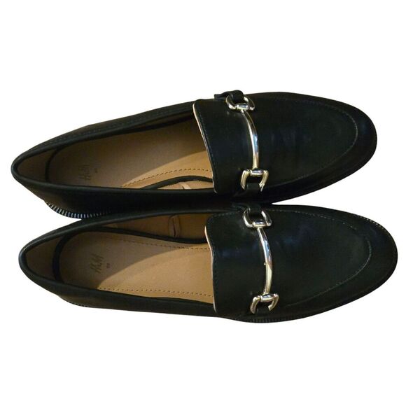 H&M Loafers Size 8/39 Horse Bit Buckle Shoe Black/Gold Preppy Old Money - Picture 3 of 13